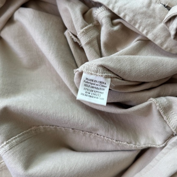 Very J Tan Short Sleeve Rayon Jumpsuit Size Small - Picture 5 of 6